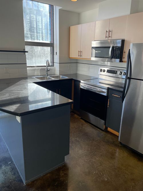 405-919 Station St, Vancouver, BC, V6A4L9 | Card Image