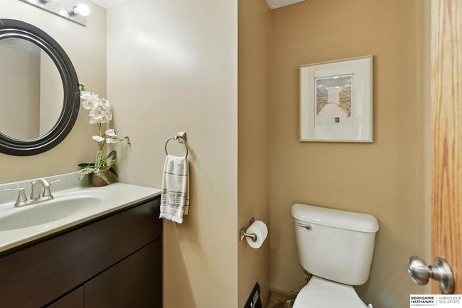 5604 S 92 Nd Plz, Townhouse with 3 bedrooms, 3 bathrooms and 2 parking in Omaha NE | Image 19
