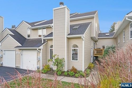 11 Fowler Dr, West Orange, NJ, 07052-2149 | Card Image