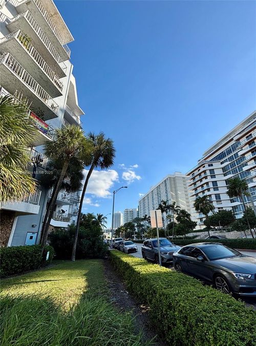402-6801 Indian Creek Dr, Miami Beach, FL, 33141-3864 | Card Image