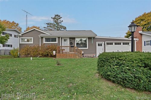 6288 Oakes St, Marlette, MI, 48453-1354 | Card Image