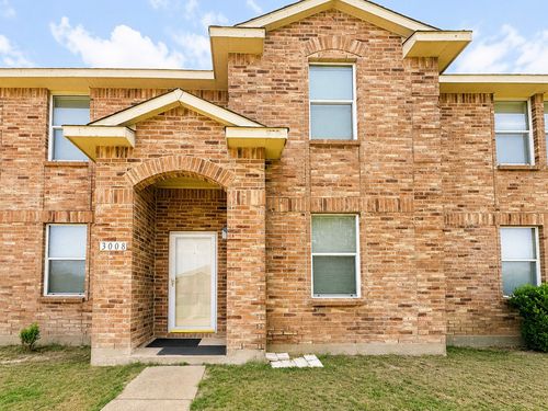 3008 Crimson Clover Dr, Lancaster, TX, 75134-1637 | Card Image