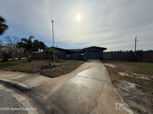 472 Ironwood Dr, Melbourne, FL, 32935-6302 | Card Image