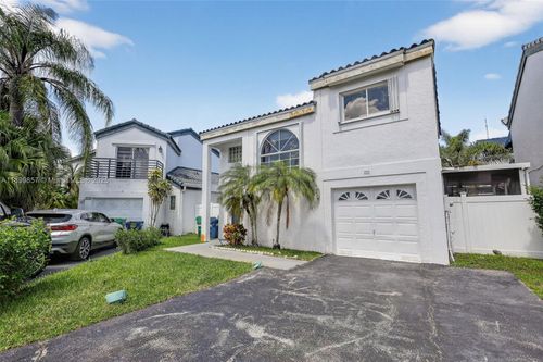 221 Ne 212th St, Miami, FL, 33179-1109 | Card Image