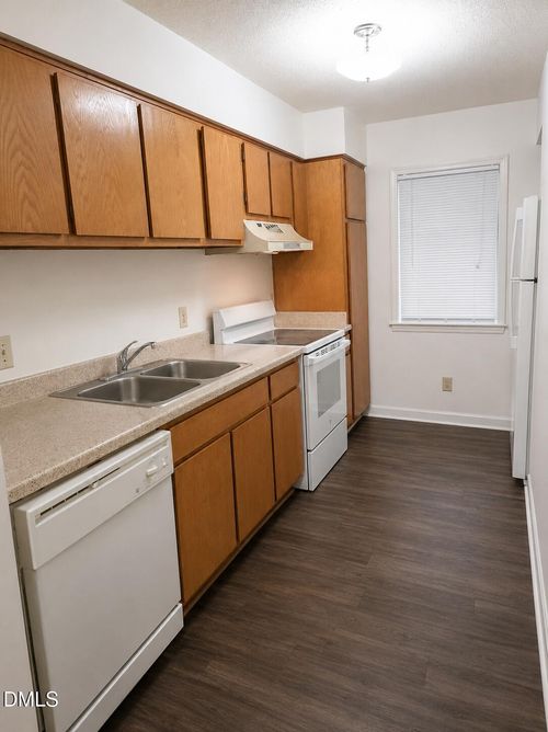 203-2520 Avent Ferry Rd, Raleigh, NC, 27606-3144 | Card Image