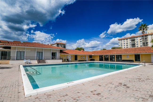 APT-601 - 4164 Inverrary Dr, Condo with 2 bedrooms, 2 bathrooms and null parking in Lauderhill FL | Image 61