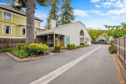 429 Carrillo Street, Santa Rosa, CA, 95401 | Card Image