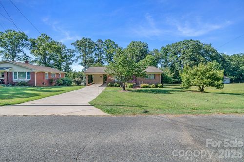 1340 E Cannon Ave, Albemarle, NC, 28001-4315 | Card Image