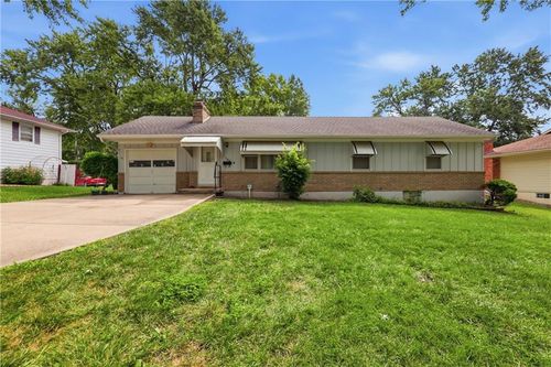 500 Sw 23rd St, Blue Springs, MO, 64015-3417 | Card Image