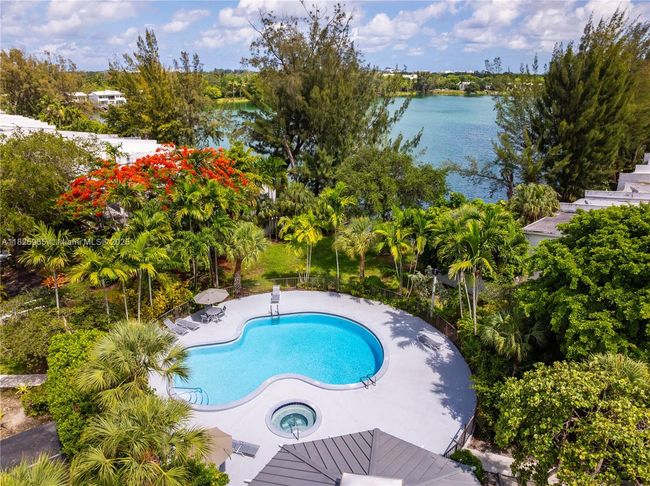 5292 Sw 69 Th Pl, Townhouse with 2 bedrooms, 3 bathrooms and null parking in Miami FL | Image 26