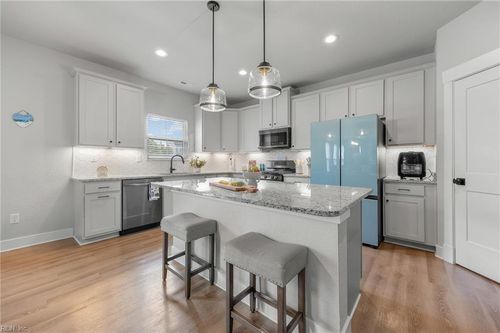 204 Mccormick Dr, Suffolk, VA, 23434-9351 | Card Image