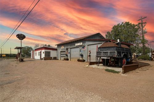 7080 W Highway 290, Dripping Springs, TX, 78620-4718 | Card Image