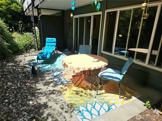 Enjoy the breeze that keeps this lower unit cool. | Image 21