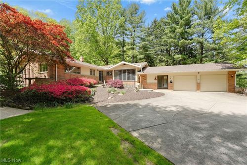 34900 Lakeview Dr, Solon, OH, 44139-2027 | Card Image