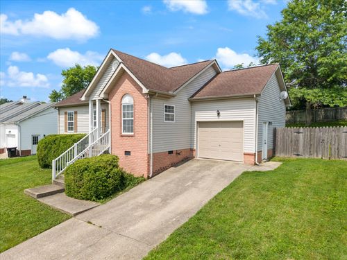 124 Jesse Brown Dr, Goodlettsville, TN, 37072-7052 | Card Image