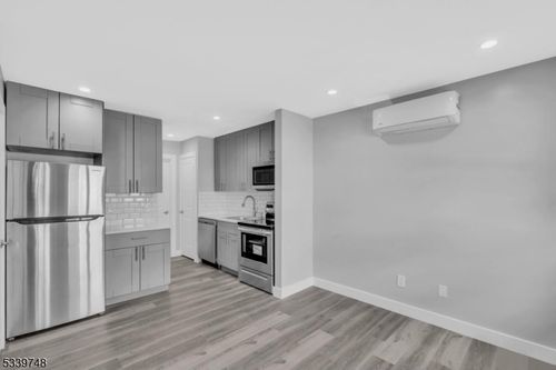 apt-3-1300 Fulton St, Rahway, NJ, 07065-3904 | Card Image