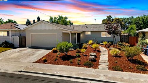 3877 Santa Clara Way, Livermore, CA, 94550-3355 | Card Image