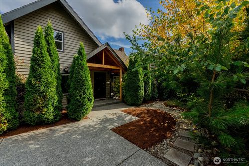 20006 68th Ave Ne, Kenmore, WA, 98028-2041 | Card Image