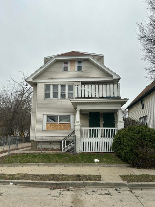 2468 N 12th St, Milwaukee, WI, 53206 | Card Image