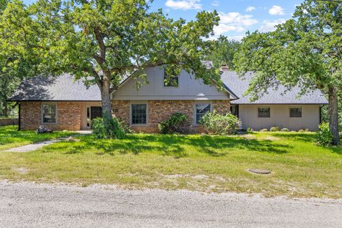 612 Doaks Dr, Runaway Bay, TX, 76426-9747 | Card Image