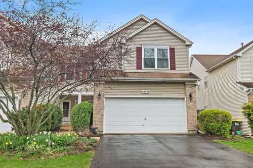 910 Cynthia Ln, Lake In The Hills, IL, 60156-4931 | Card Image