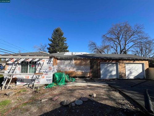 2057 Oak Park Blvd, Pleasant Hill, CA, 94523-4033 | Card Image