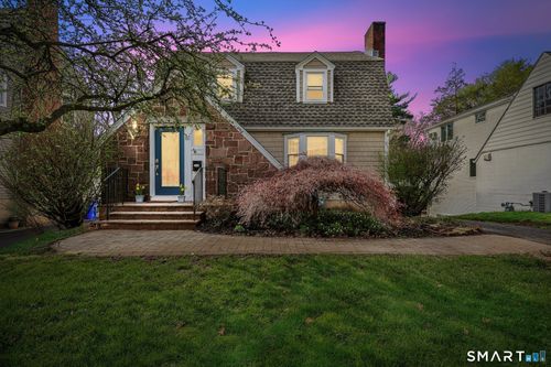 81 Meadowbrook Rd, West Hartford, CT, 06107-2533 | Card Image