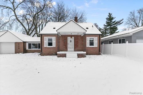 4175 Motorway Dr, Waterford, MI, 48328-3447 | Card Image