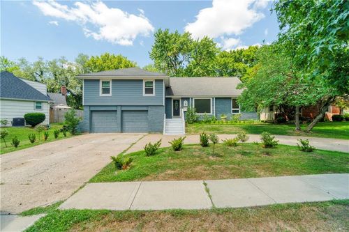 9820 Roe Ave, Overland Park, KS, 66207-3567 | Card Image