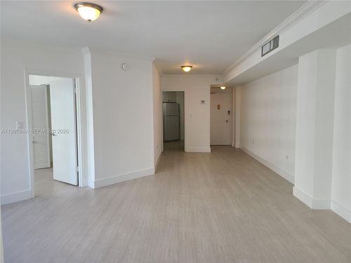 apt-1207-999 Brickell Bay Dr, Miami, FL, 33131-2931 | Card Image