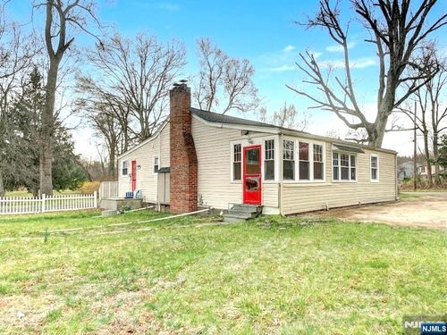 310 Boulevard Dr, Wayne, NJ, 07470-7608 | Card Image