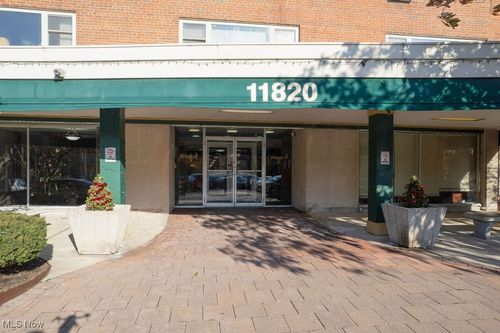 apt-110-11820 Edgewater Dr, Lakewood, OH, 44107-1767 | Card Image