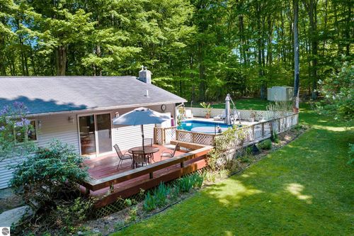 2057 Glory Rd, Frankfort, MI, 49635-9365 | Card Image