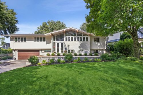 447 N Quincy St, Hinsdale, IL, 60521-3055 | Card Image