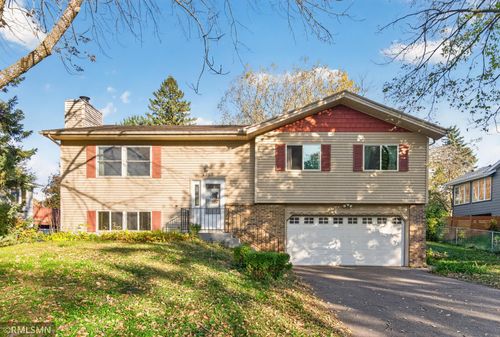 4292 Heritage Dr, Vadnais Heights, MN, 55127-7831 | Card Image
