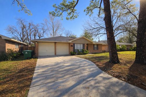 7306 Troulon Dr, Houston, TX, 77074-4518 | Card Image