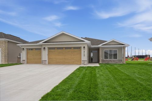 4769 32nd St S, Fargo, ND, 58104-5779 | Card Image