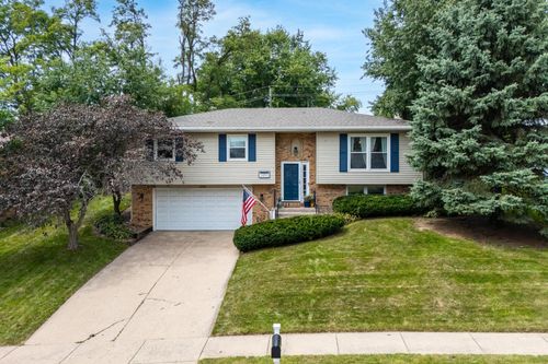 3850 Rolling Wood Court, Bettendorf, IA, 52722 | Card Image