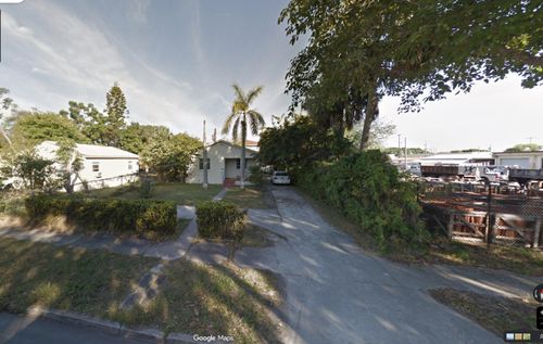 515 Biscayne Dr, West Palm Beach, FL, 33401-7601 | Card Image