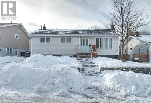 42 Diana Rd, St. John's, NL, A1B1H8 | Card Image