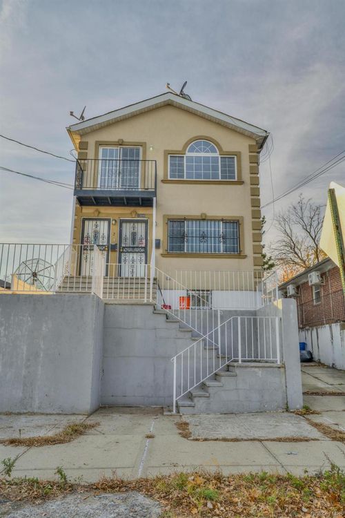13048 129th St, South Ozone Park, NY, 11420-3408 | Card Image