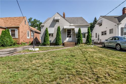 908 Wexford Ave, Parma, OH, 44134-2002 | Card Image