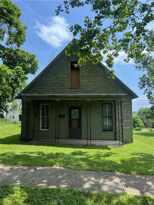 407 E Main St, Stanberry, MO, 64489-1353 | Card Image
