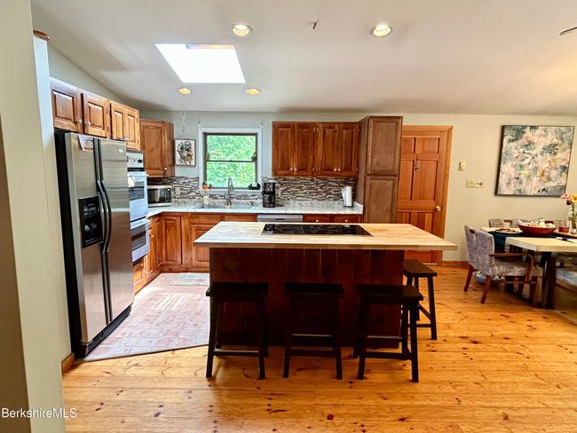 305 Shadow Ln, House other with 3 bedrooms, 3 bathrooms and null parking in Sandisfield MA | Image 8