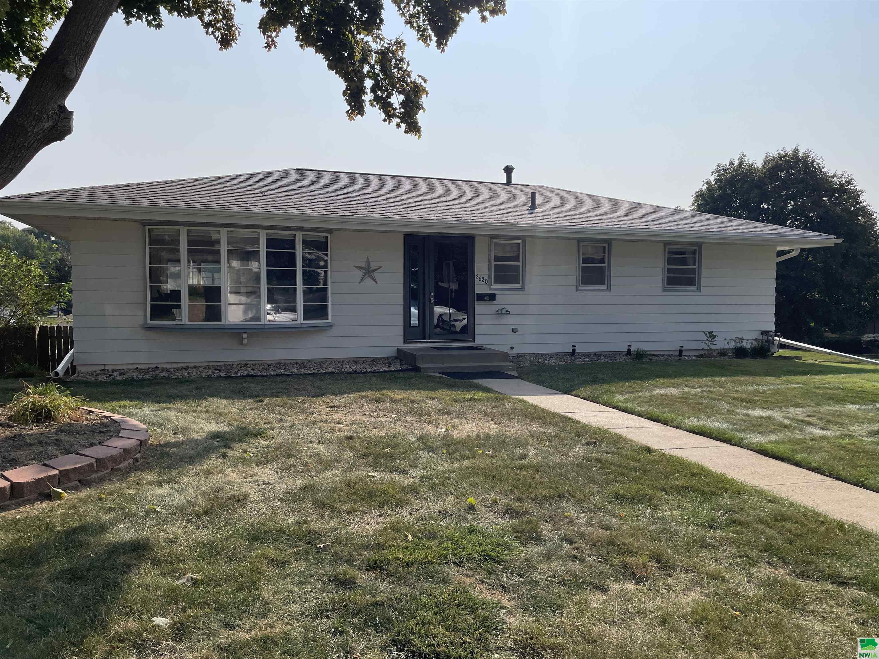 Magnolia St, Sioux City, IA 51106