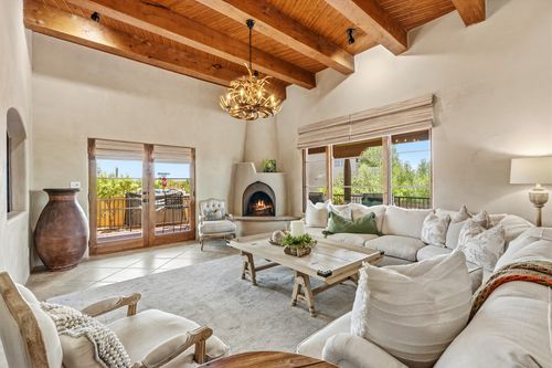 62 Avenida Frijoles, Santa Fe, NM, 87507-3432 | Card Image