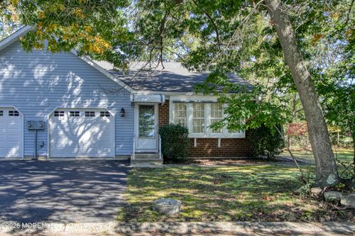 13 B Swift Cir, Whiting, NJ, 08759-2904 | Card Image