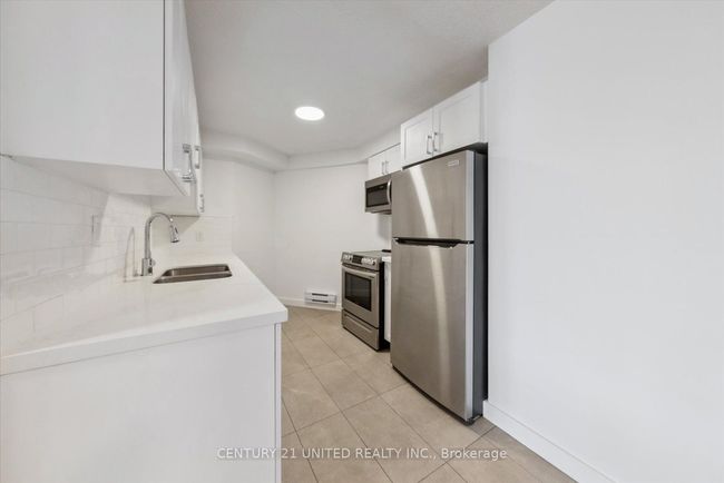 301 - 1155 Goodfellow Rd, Home with 3 bedrooms, 1 bathrooms and 1 parking in Peterborough ON | Image 15
