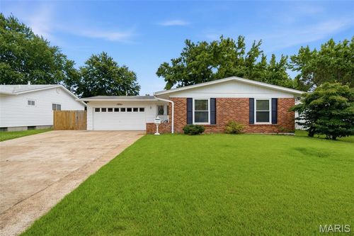 1550 Bristol Dr, Florissant, MO, 63031-3425 | Card Image