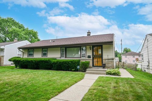7722 W Kathryn Avenue, Milwaukee, WI, 53218 | Card Image